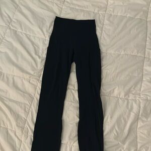 Lululemon Navy Blue leggings with pockets size 0 in women’s